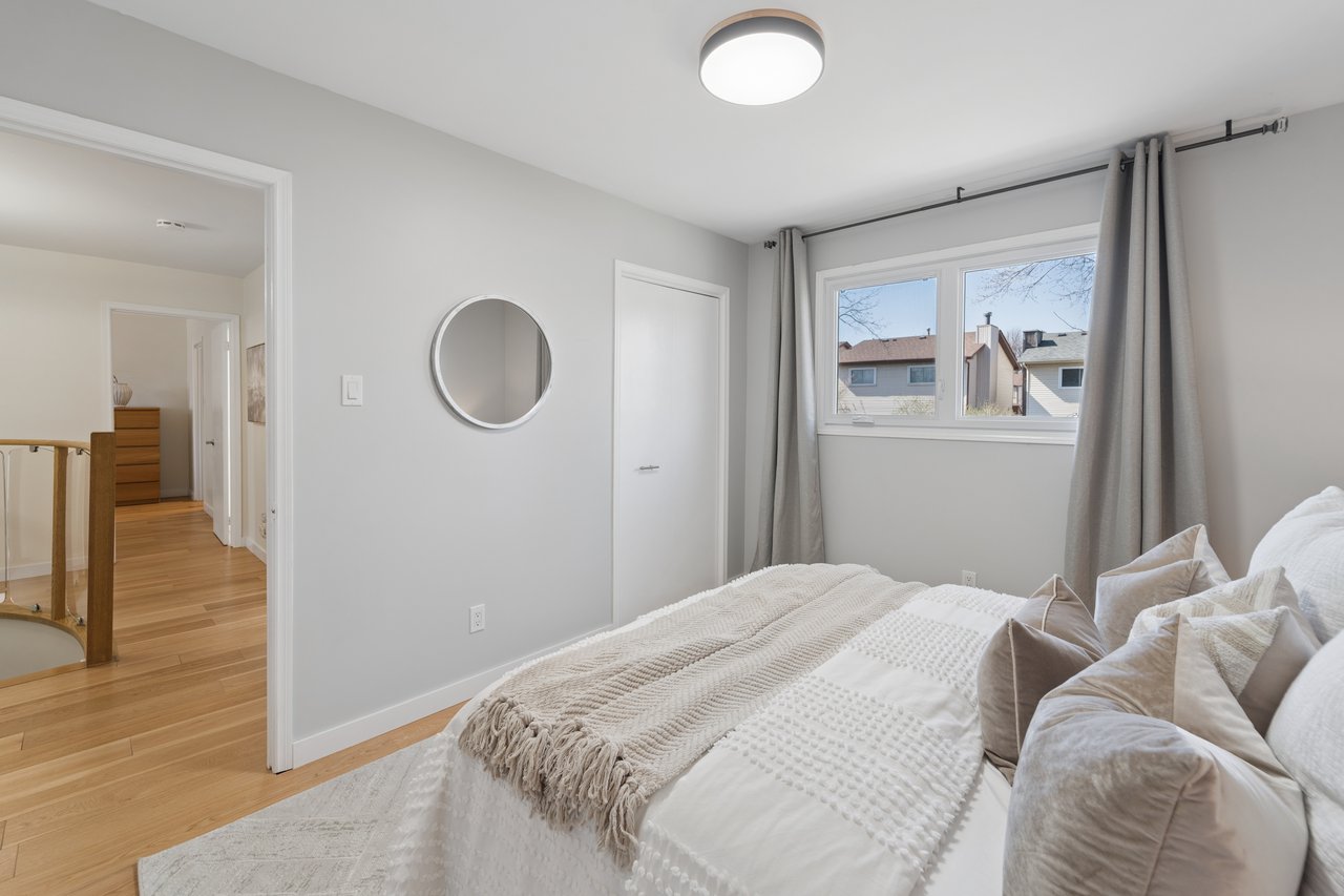 1156 Gloucester Square