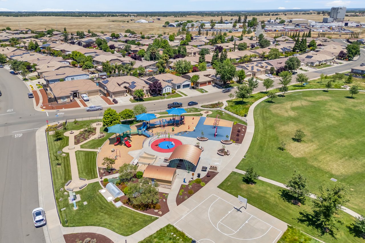 4040 Borderlands Dr