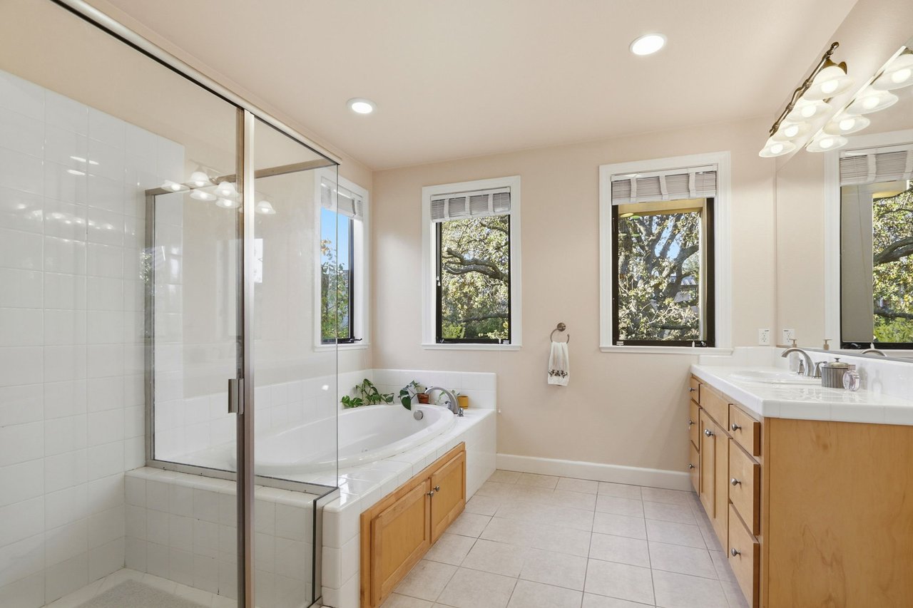 409 Spruce Ln, Palo Alto