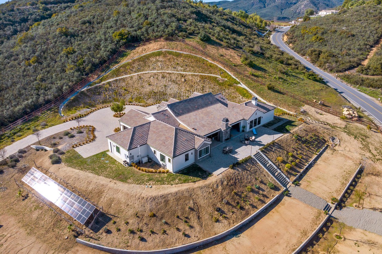 18840 Vista De Montanas