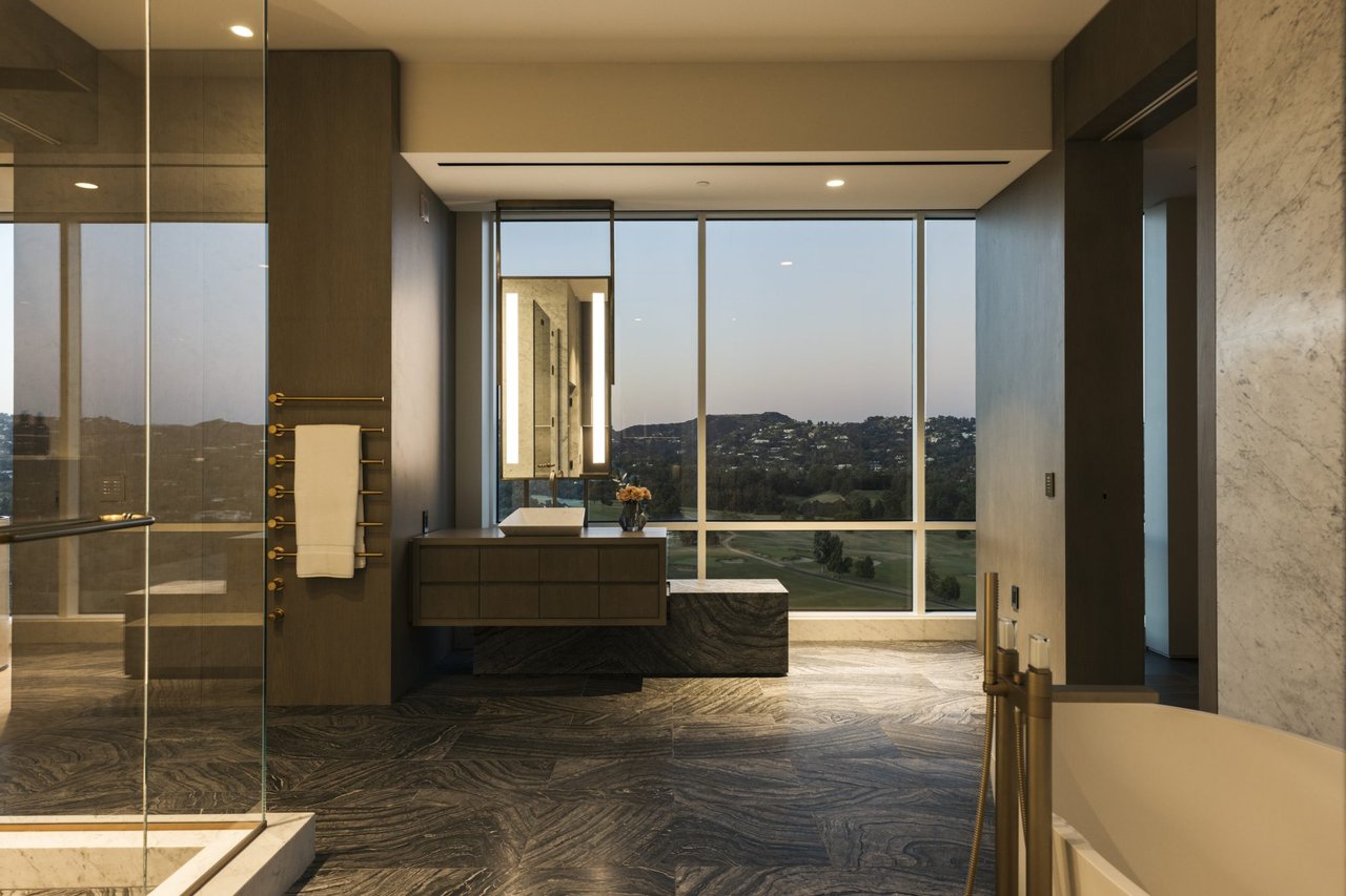 1200 Club View Drive, Penthouse 21