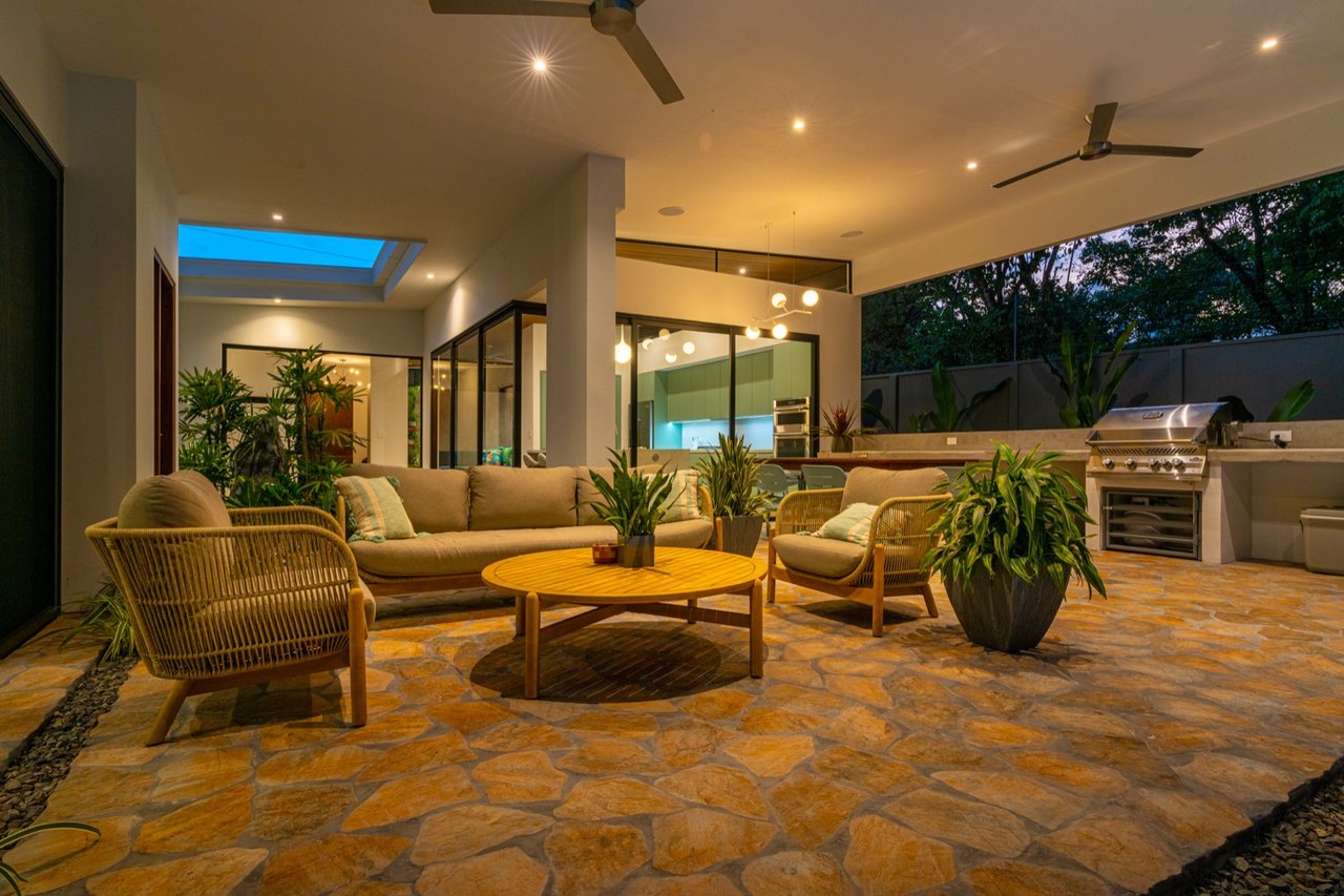 Stunning 3-Bedroom, 2.5-Bathroom Tropical Mid-Century Modern Home – Steps from the Beach