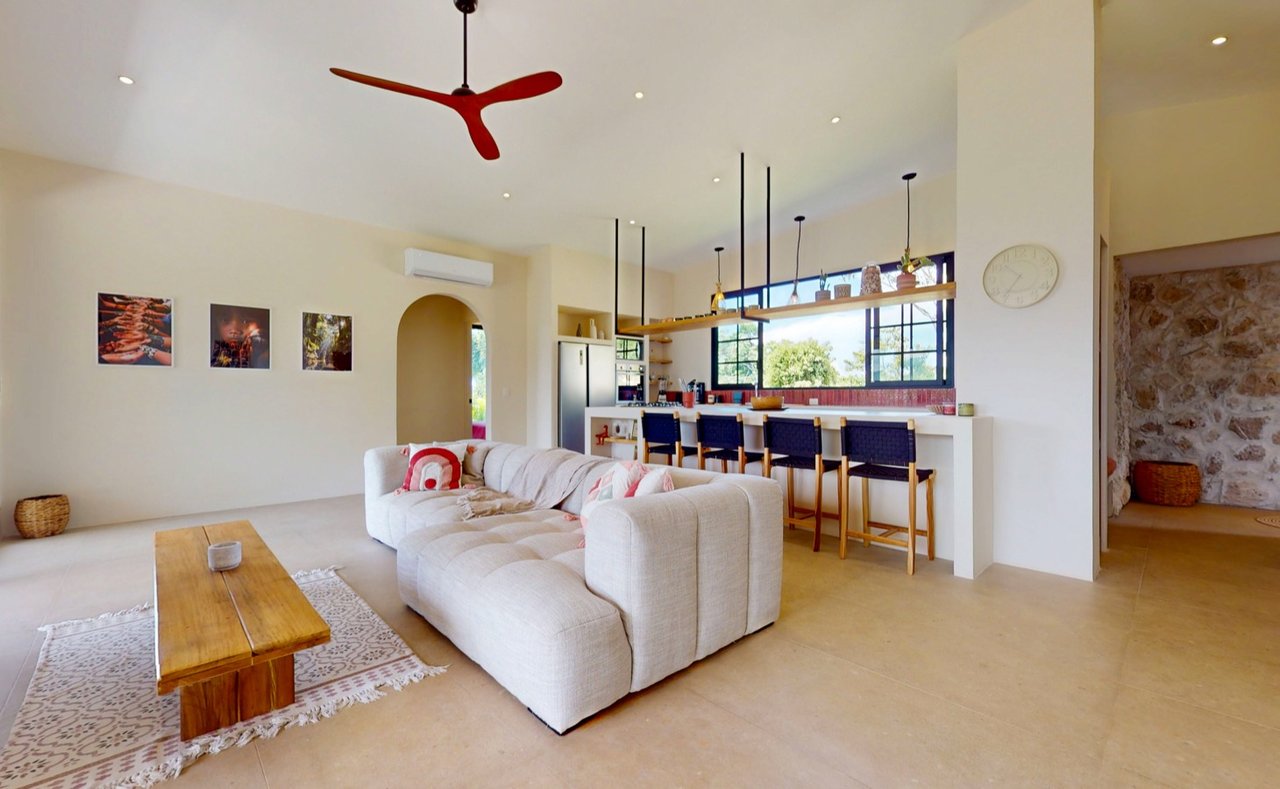 New Modern Ojochal Home with Pool, Office & Mountain Views 24/7 Security
