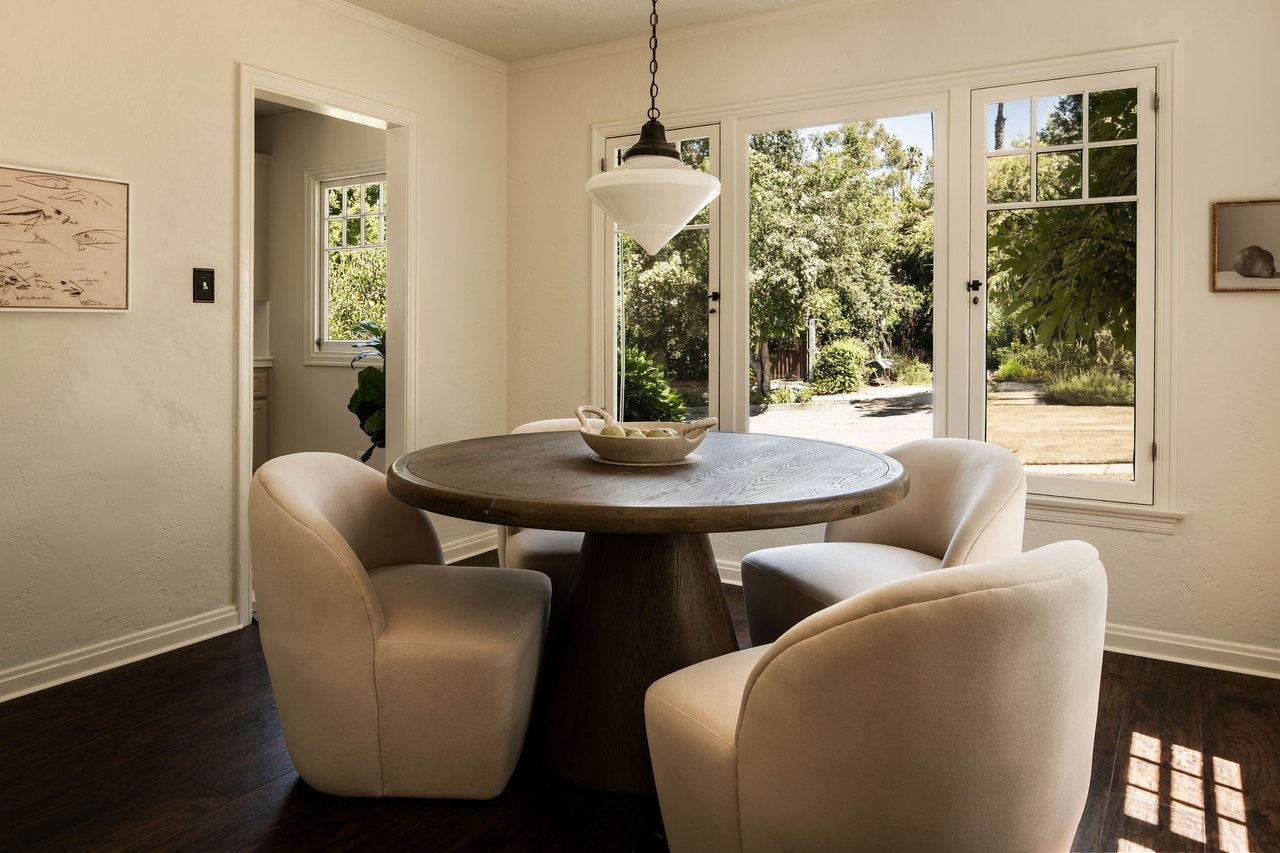 Charming 1928 Stucco Bungalow in the Heart of Pasadena
