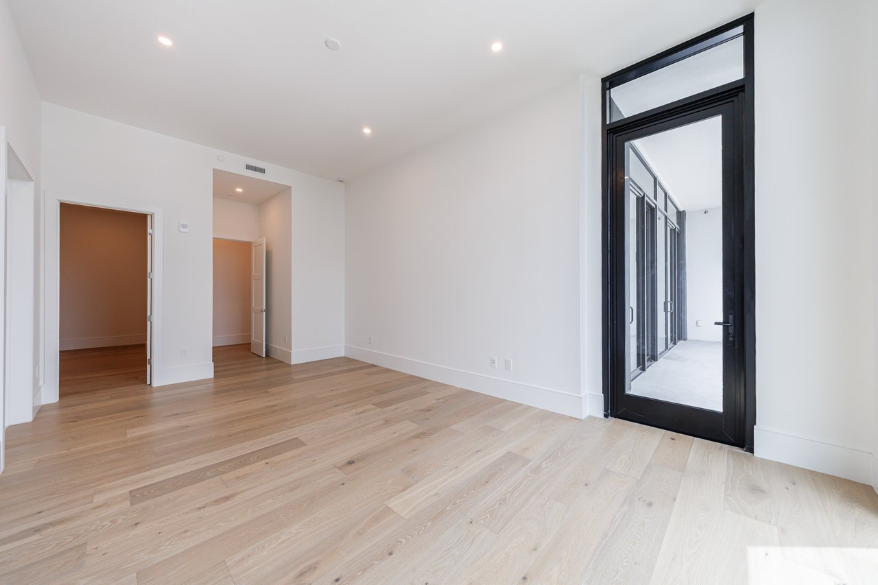 2425 Peachtree Road Unit 1806