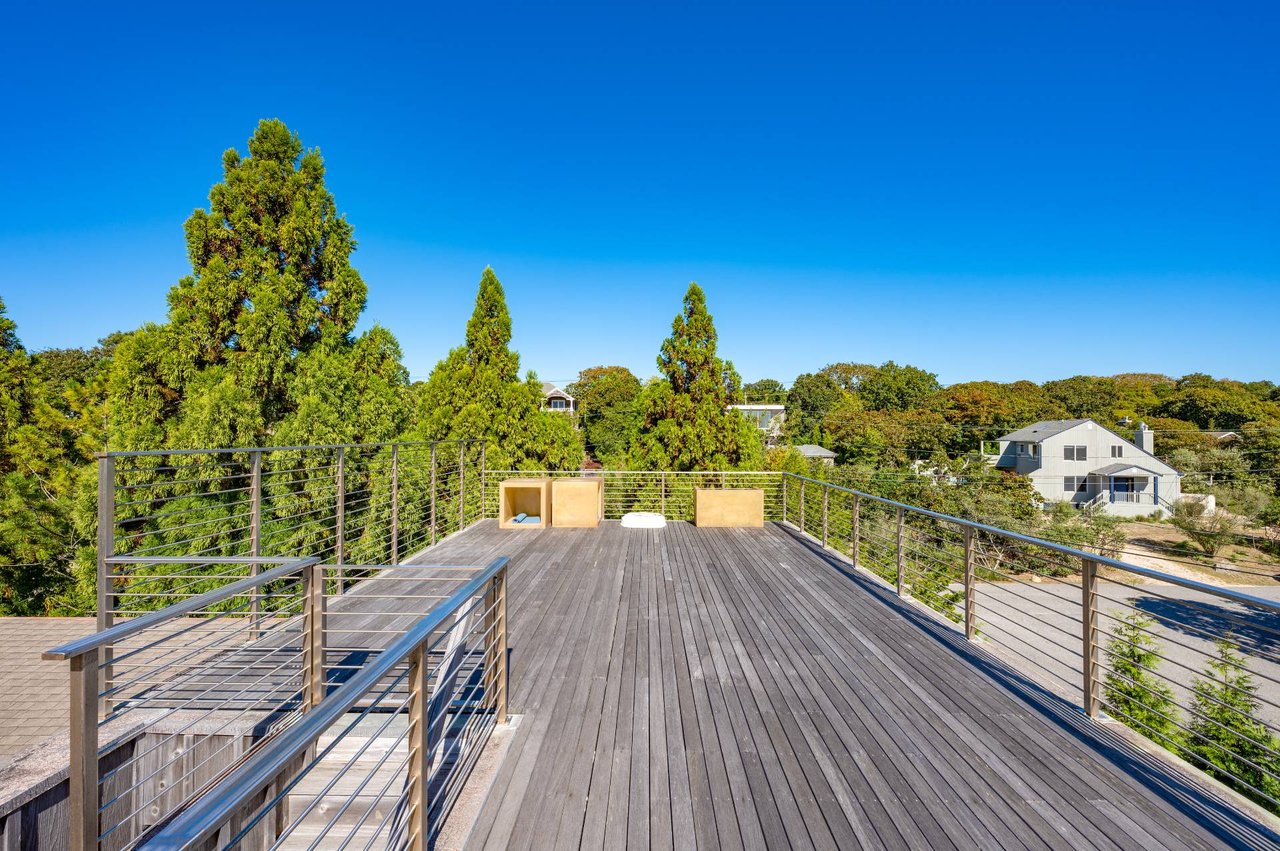 33 Bayberry Lane, Amagansett