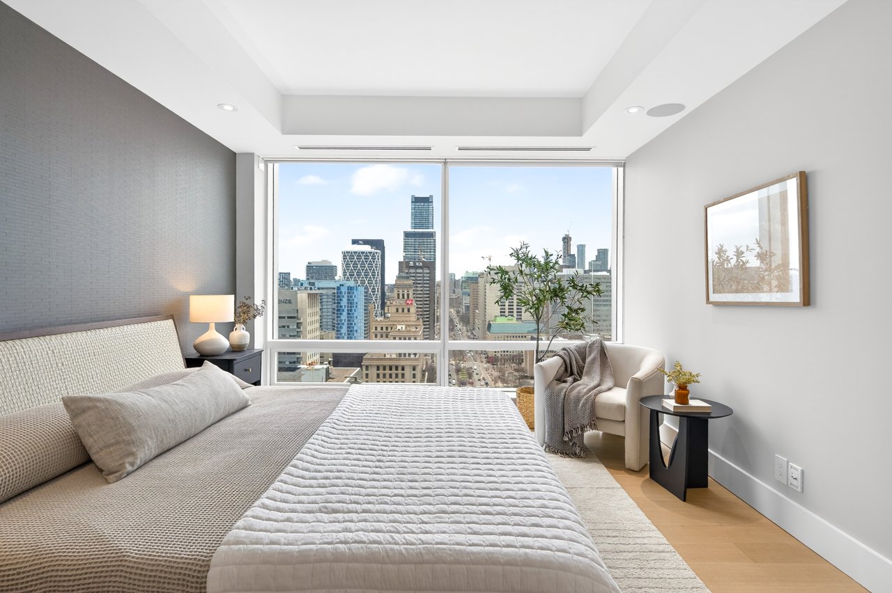 Suite 2806- 180 University Avenue