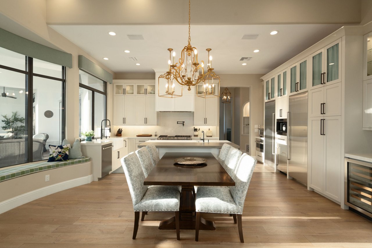 7115 E FOOTHILL Drive