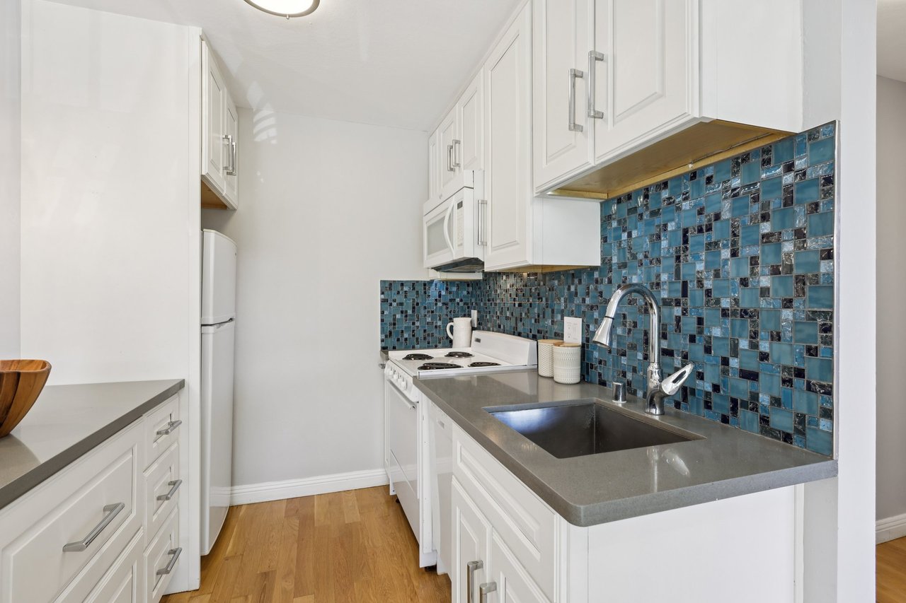 930 Elizabeth St #1