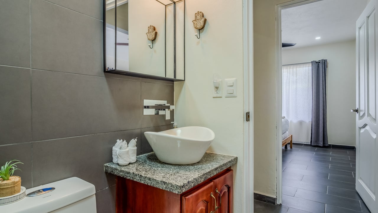 Tropical 3-Cabin Home with Pool and Gardens in the Heart of Uvita