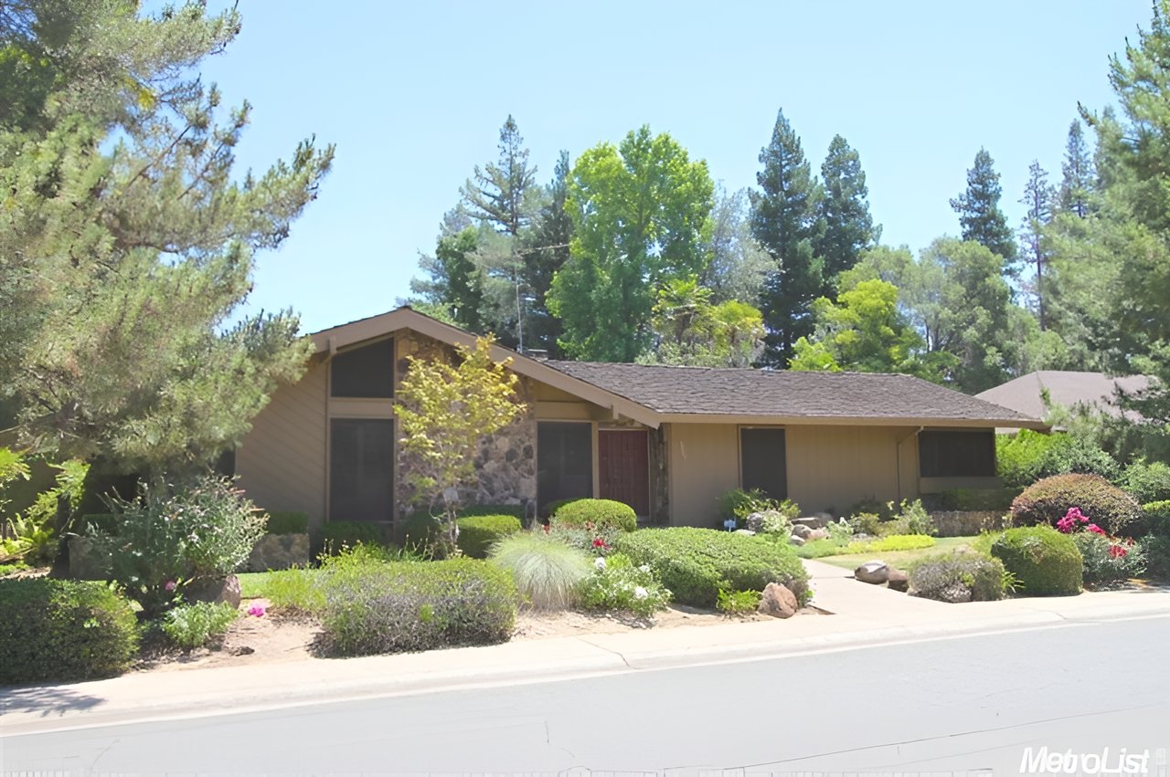 Sold! Happy Buyers in Fair Oaks!