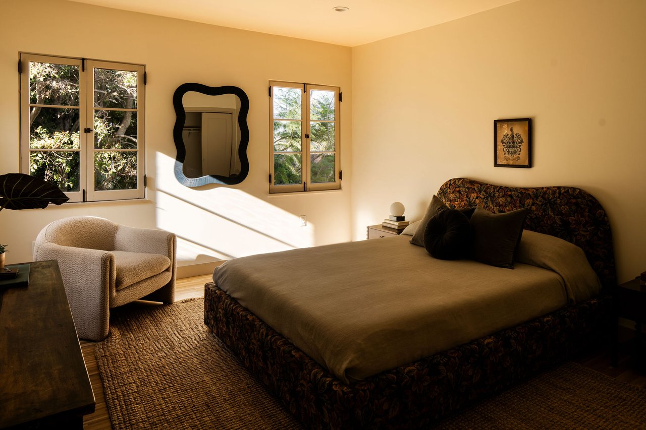 Vacant Trophy Silverlake Triplex With Reservoir Views