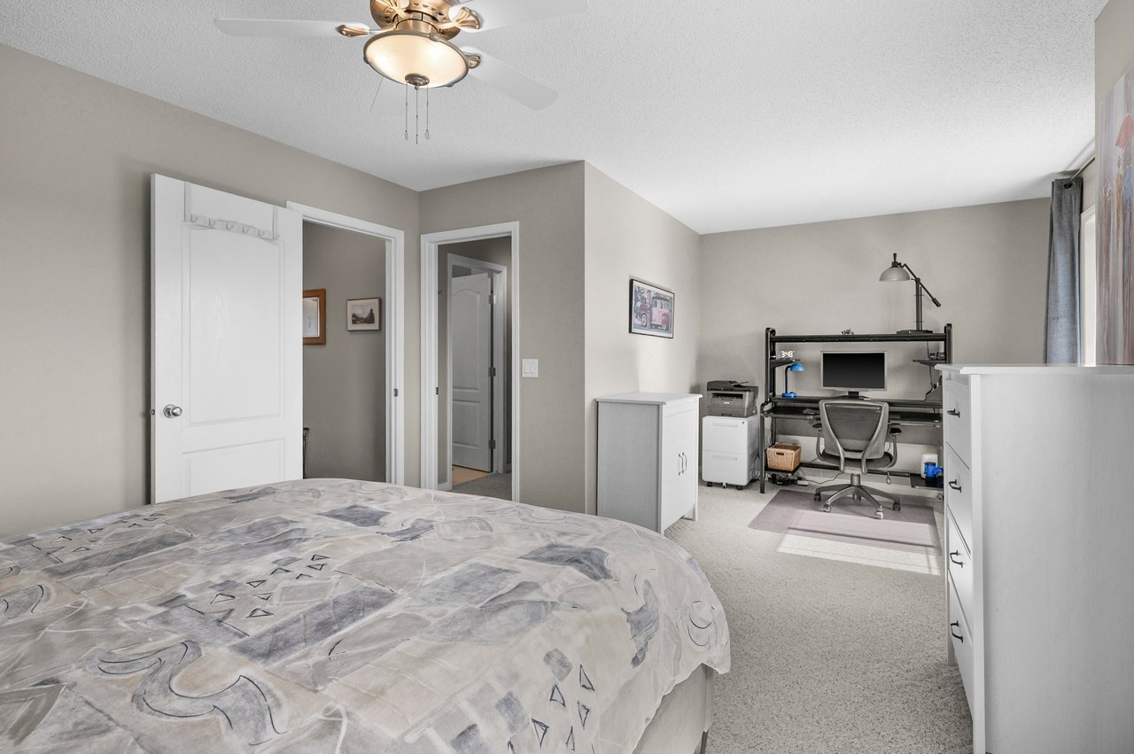 139 Country Hills Gardens NW
