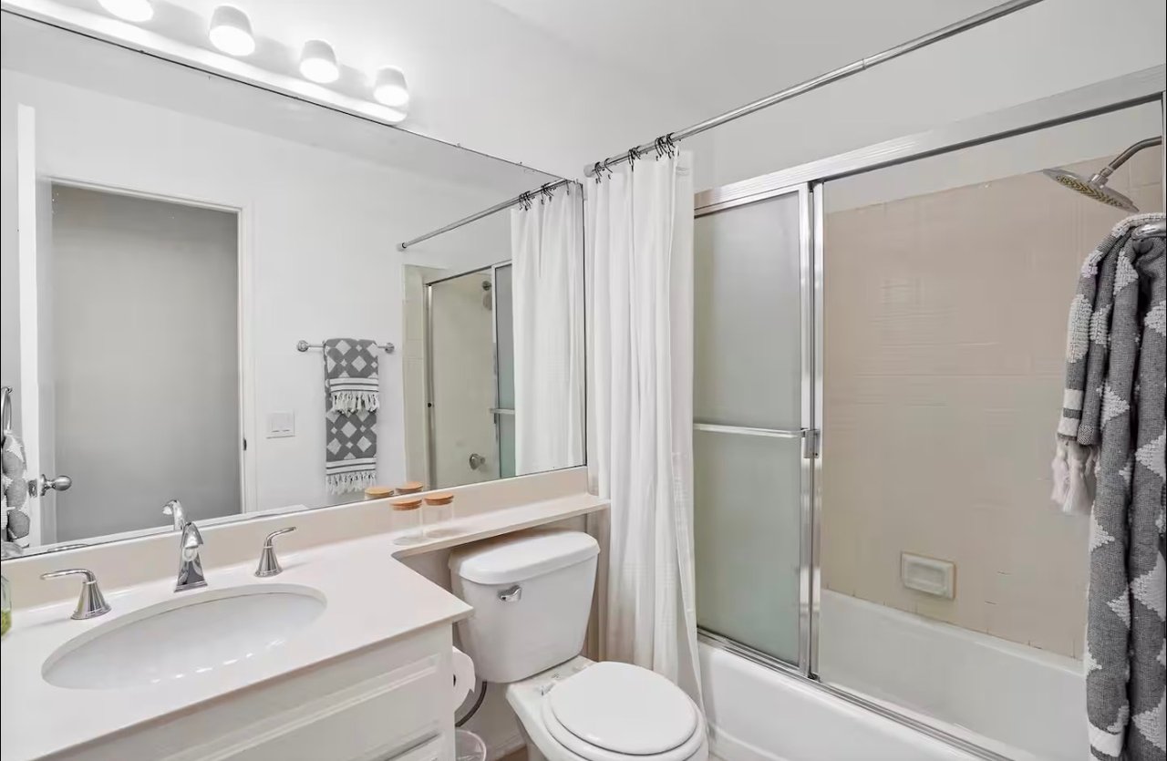 310 Tahiti Way