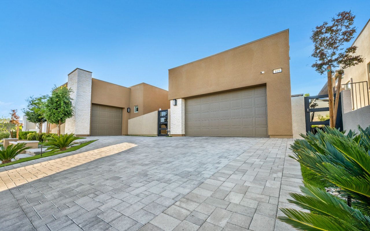 819 Bolide Street
