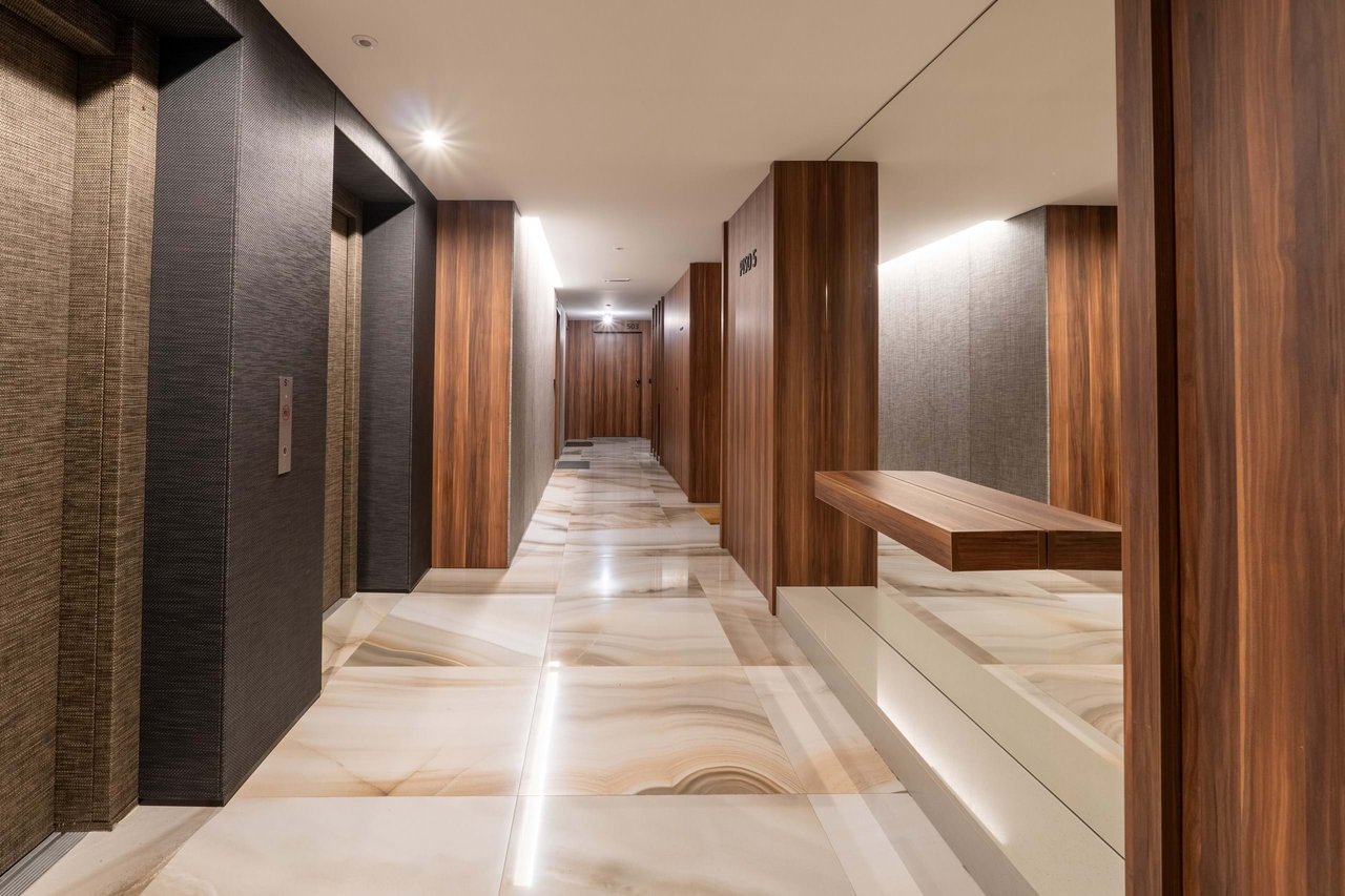 Modern Two-Bedroom Duplex Apartment in Porto