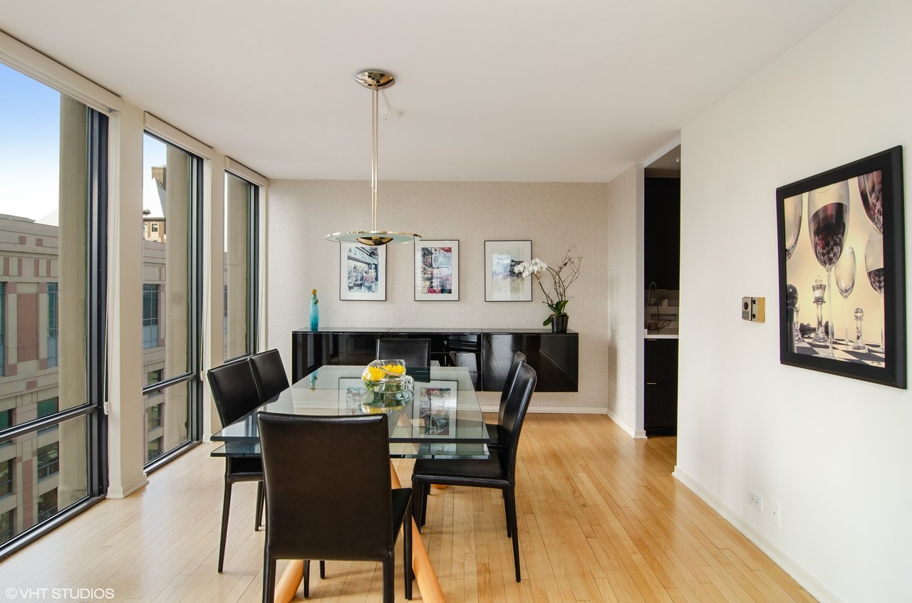 200 E Delaware Pl, #33F