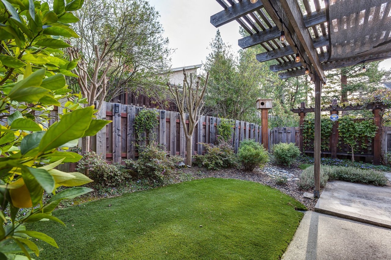 1105 Glengarry Ln - Rudgear Estates