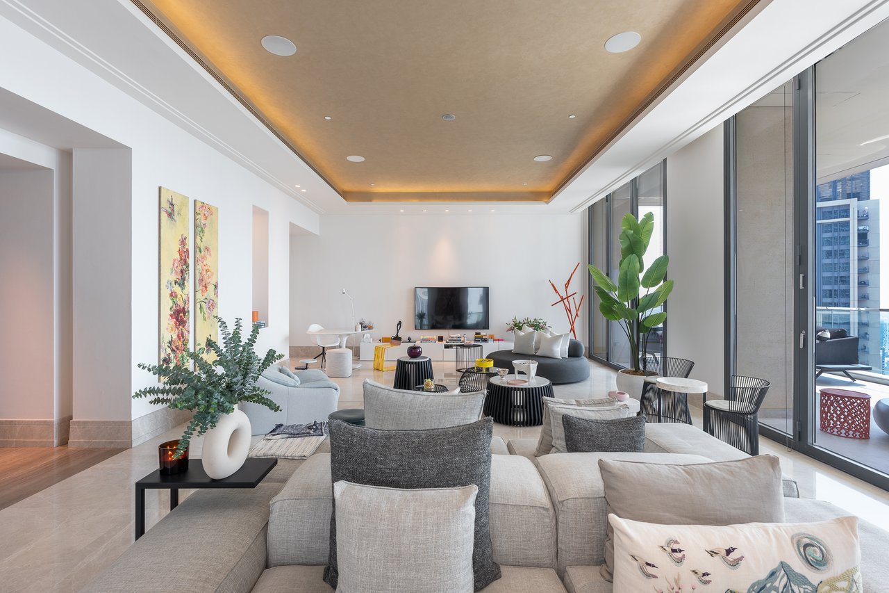 The 118 - Full Floor Apartment 