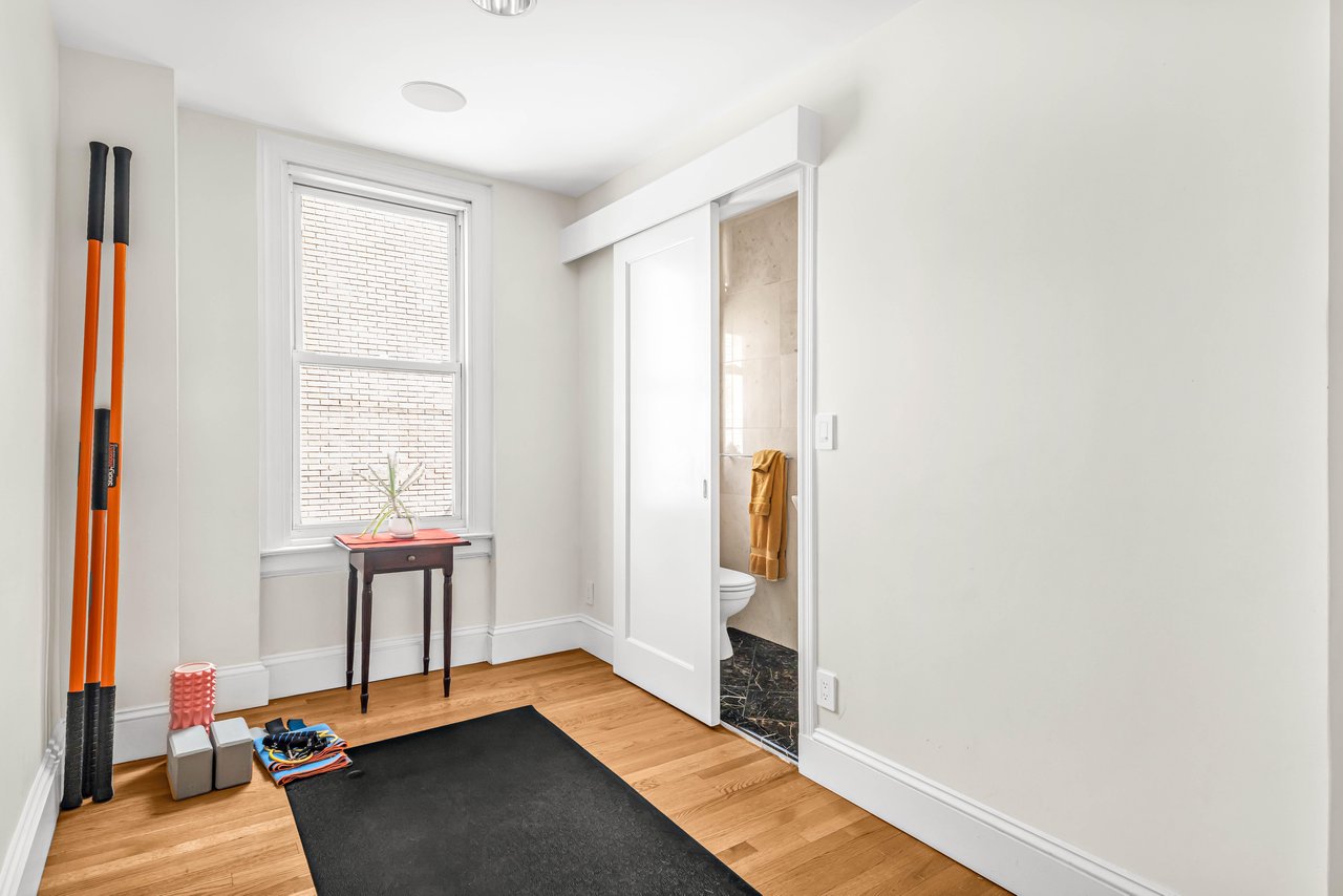 1049 Park Avenue