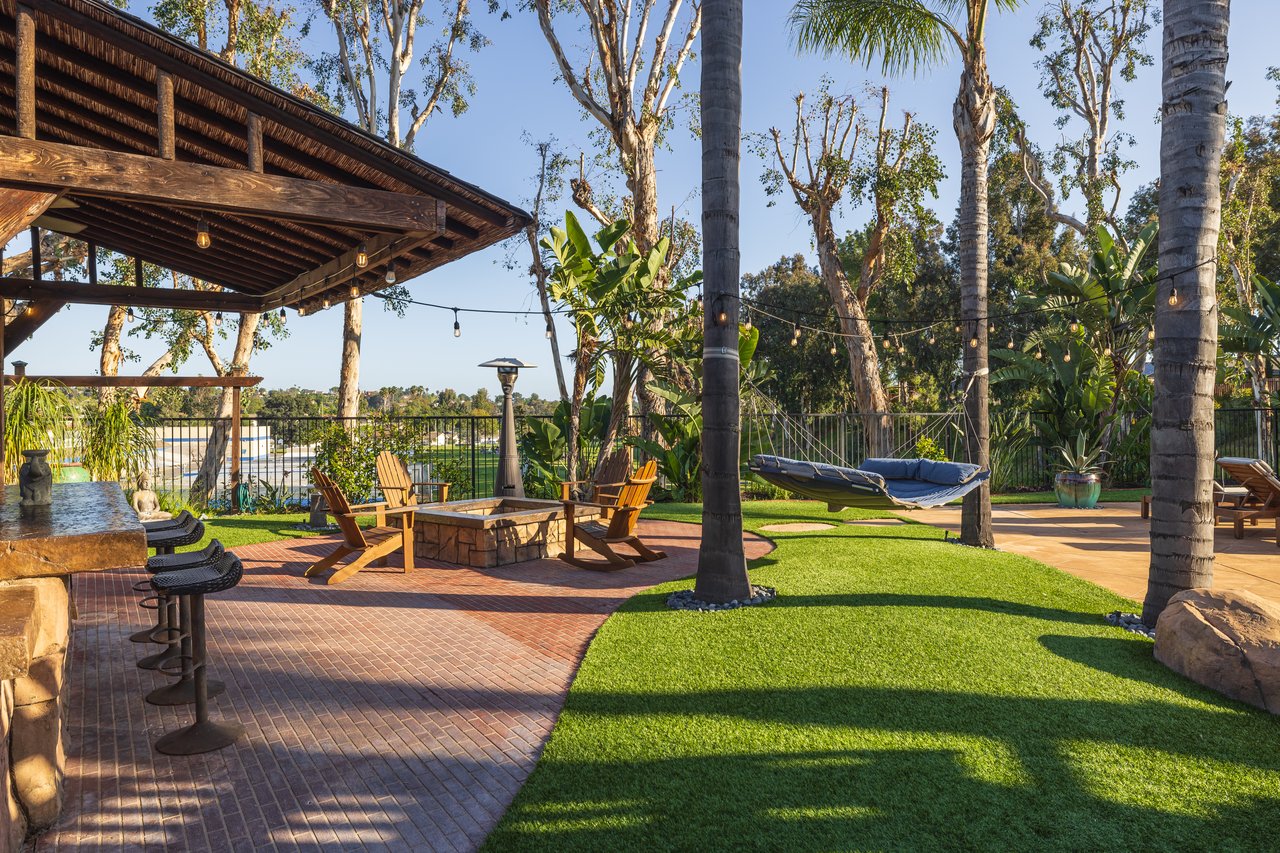 23965 Carrillo Dr