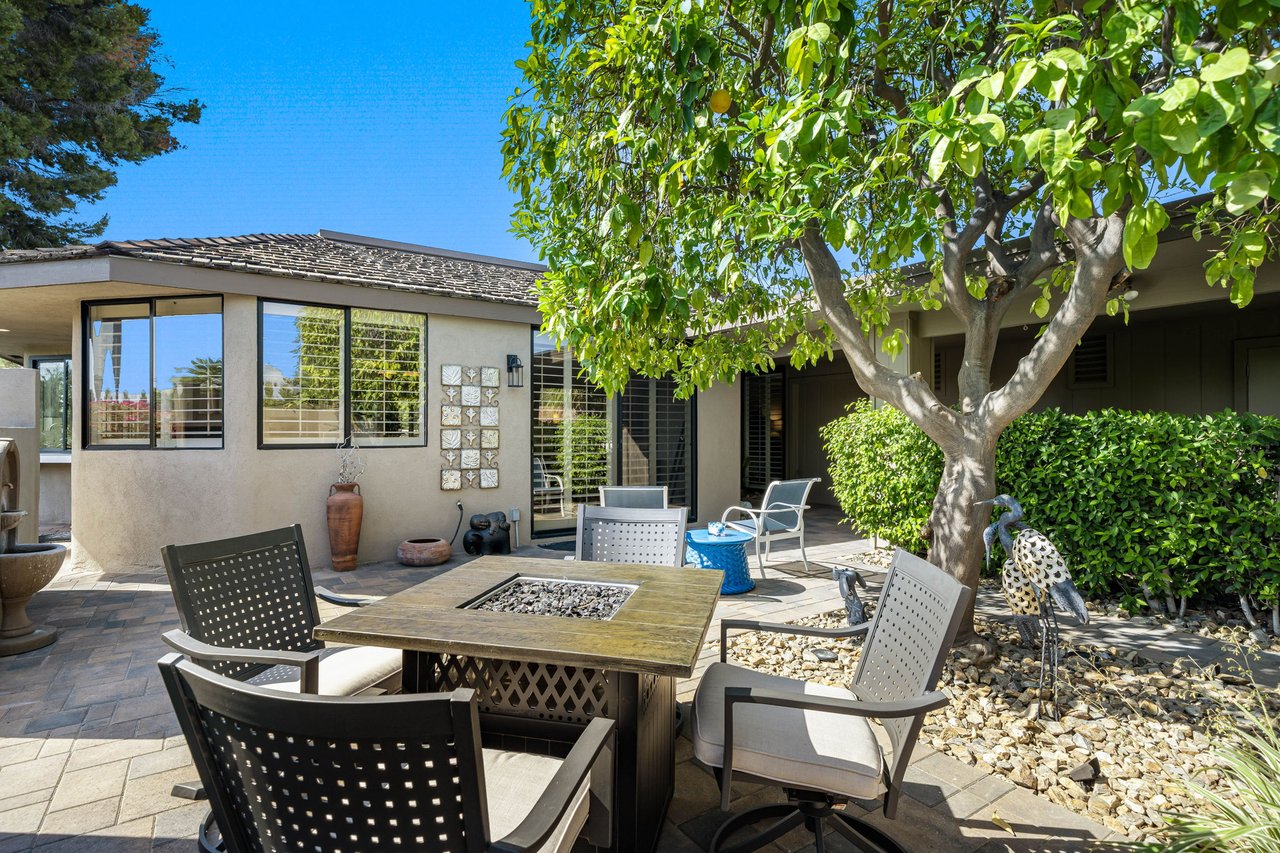 5 Seton Court