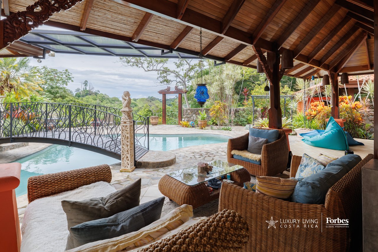 21476 - House: Balinese-Inspired Luxury Home for Sale in Atenas