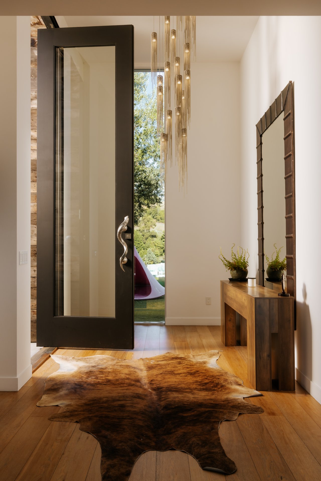 2402 Carman Crest Dr