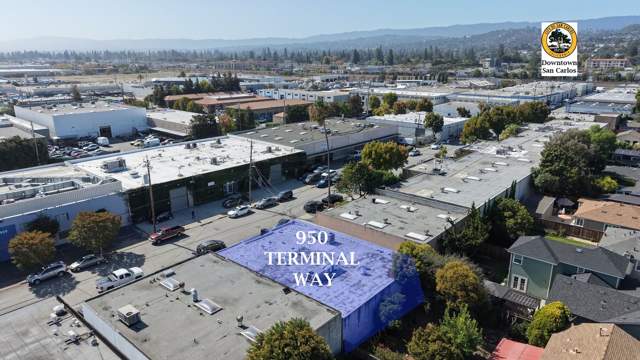 Industrial flex building at 950 Terminal Way, highlighted in blue among San Carlos warehouses.