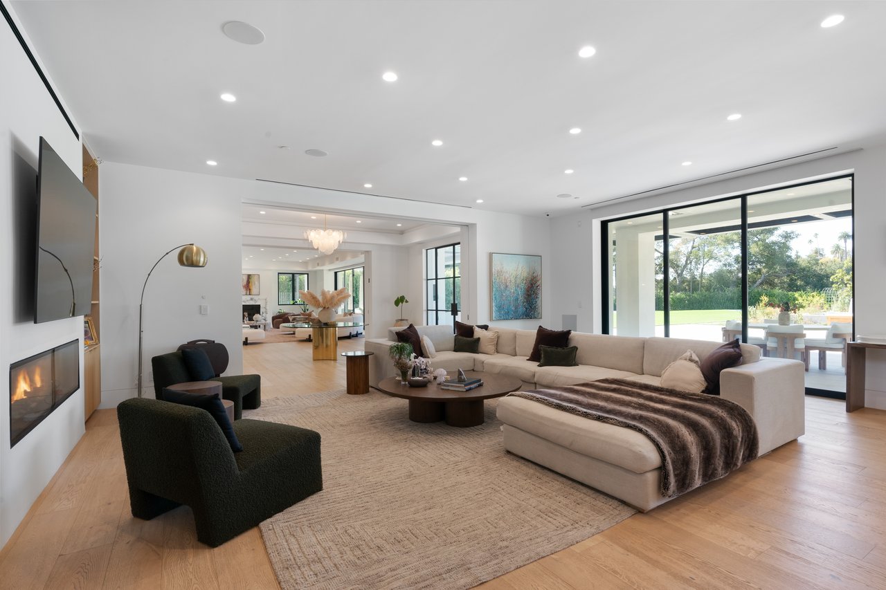 Sprawling Diamond
