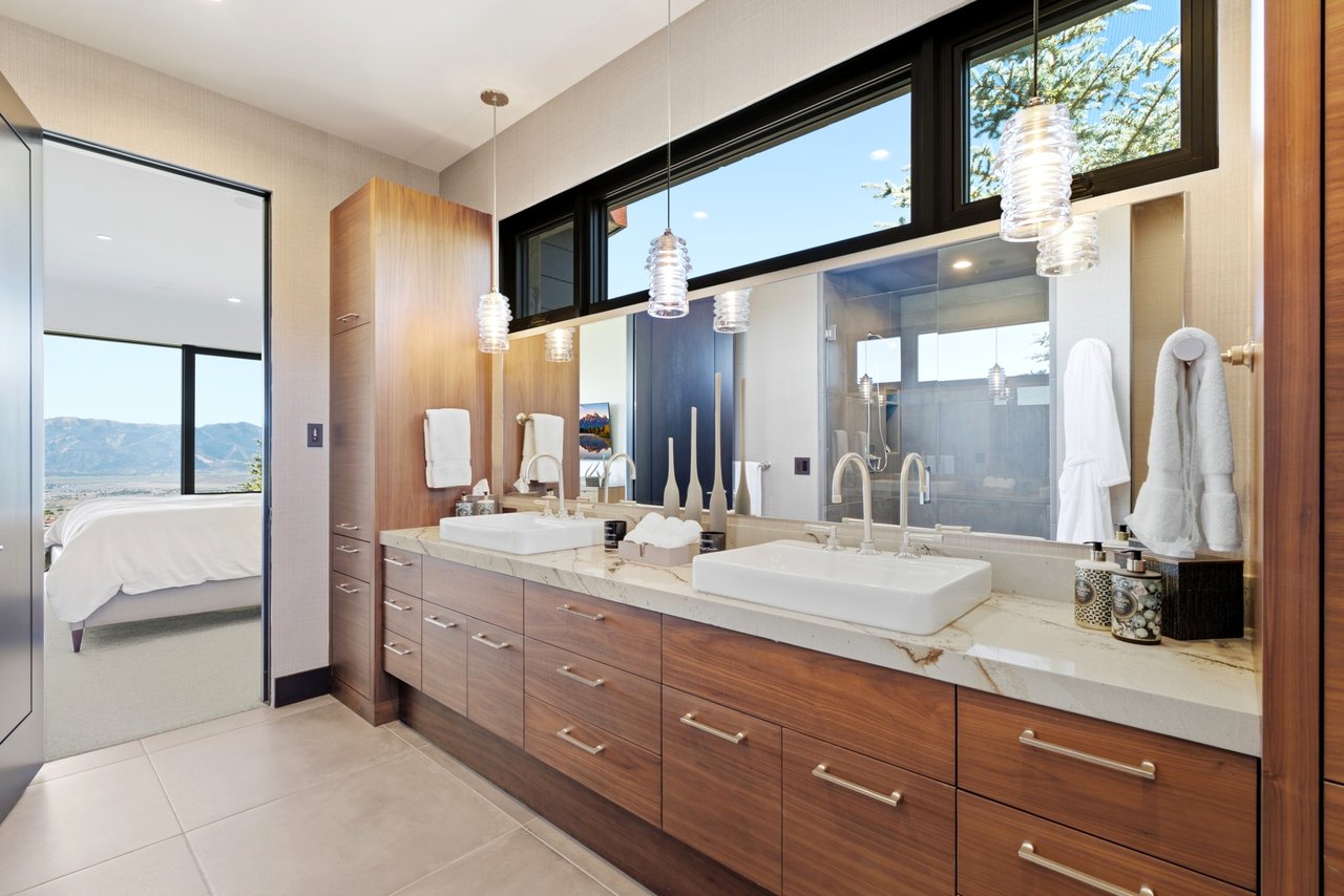 Top-of-Promontory Architectural Estate — Furnished & Turnkey - Front-Row Mountain Views