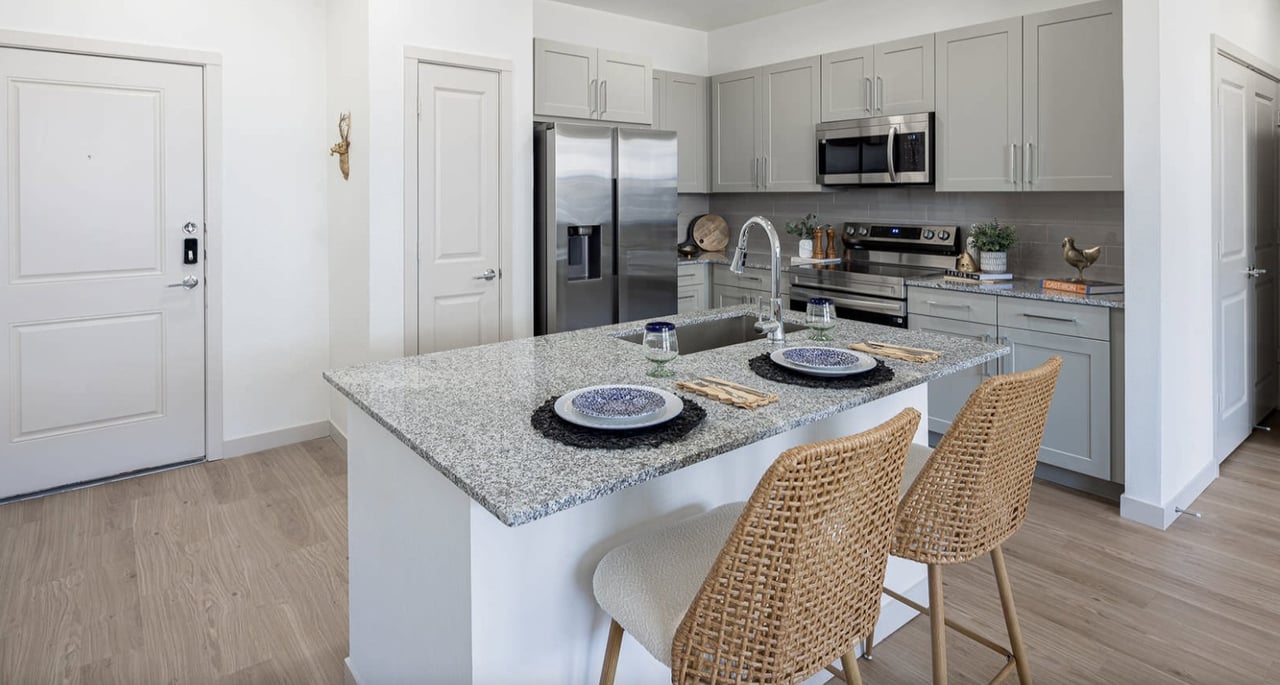 Newly finished 1/1 in East Austin 2 mos free + gift card!