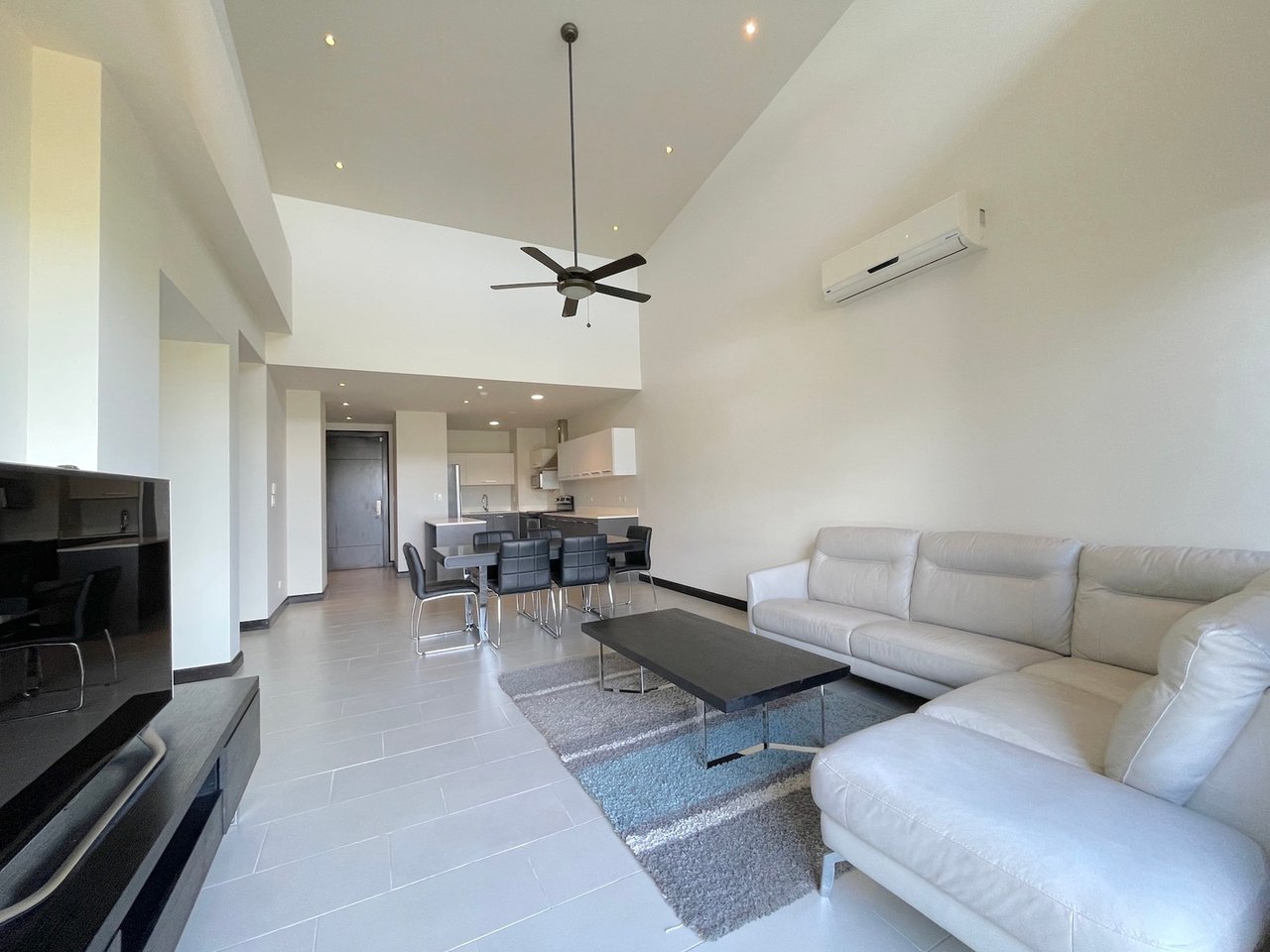Contemporary High Ceiling Condo, Escazu, San Jose