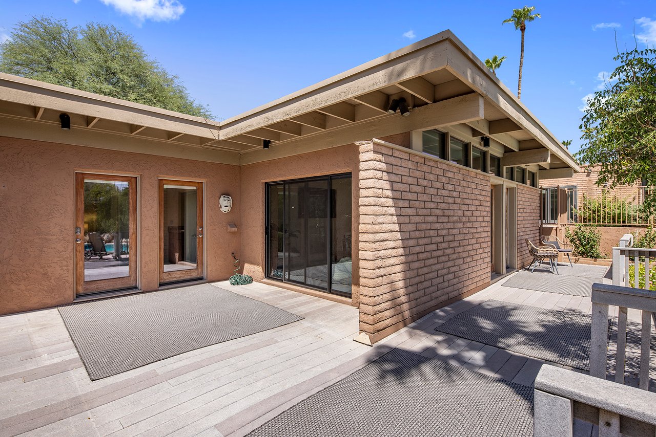 4737 E Valley Vista Lane