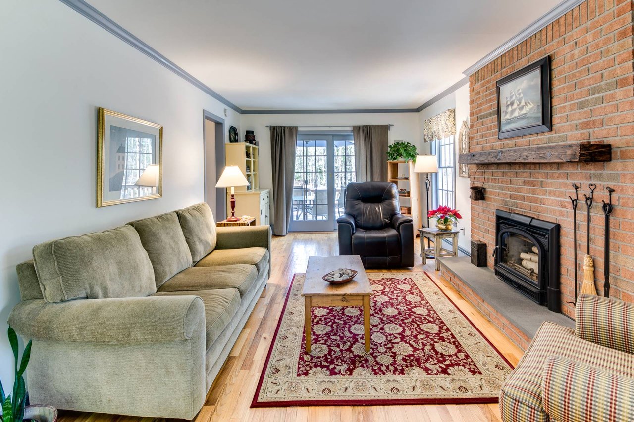 121 Mulford Ave