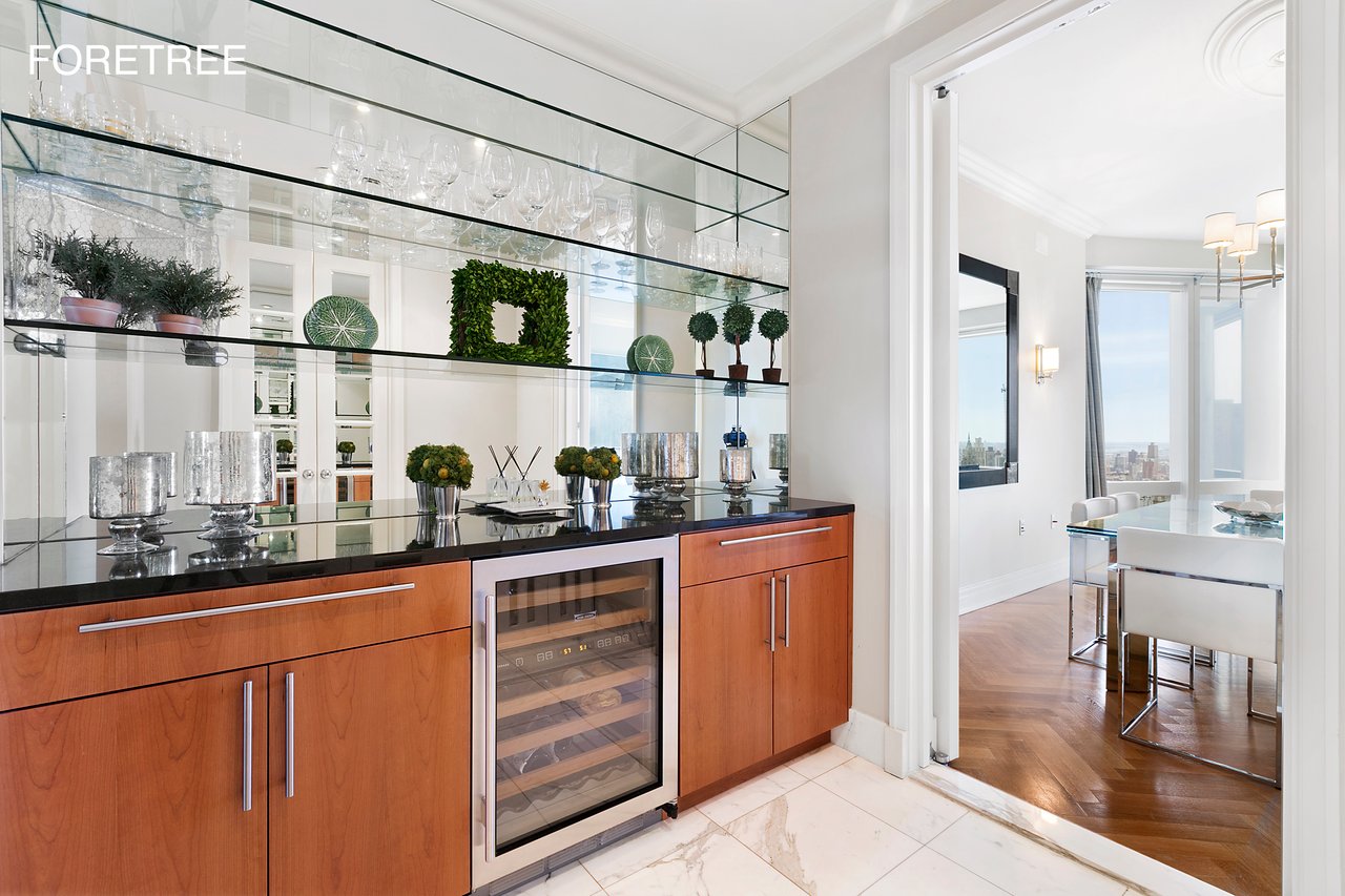 25 Columbus Circle #65B