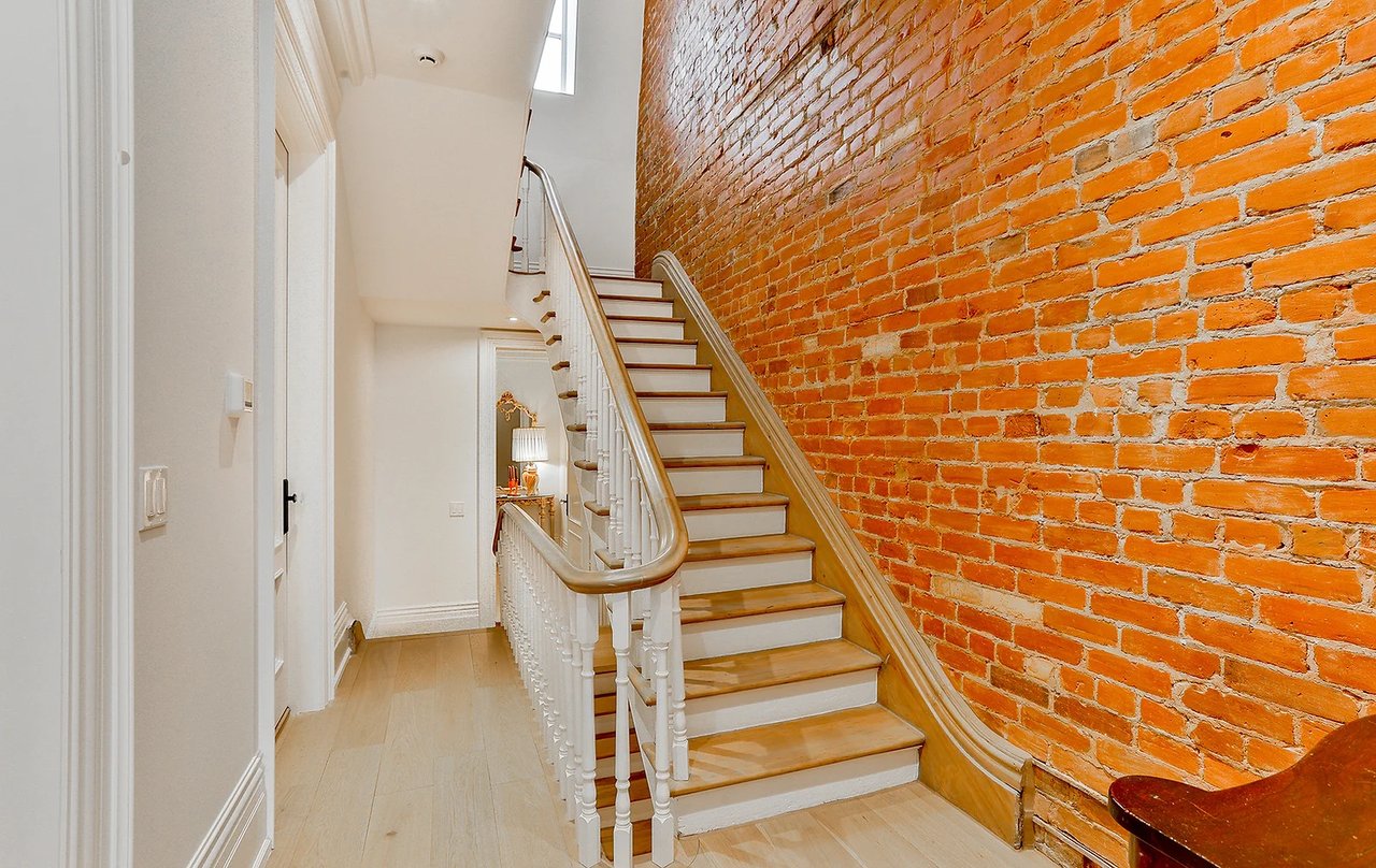 38 Beaconsfield Ave 