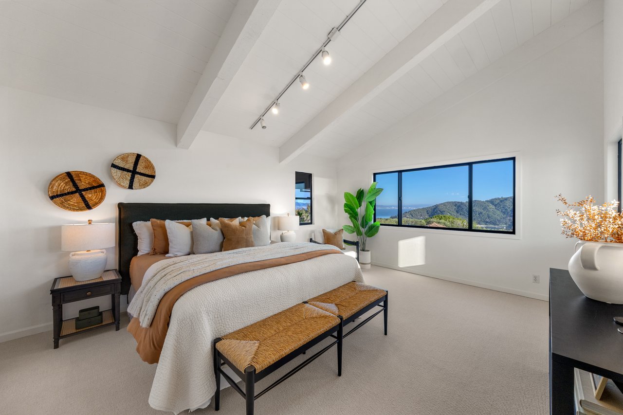 Sweeping Views of San Francisco and the Golden Gate Bridge