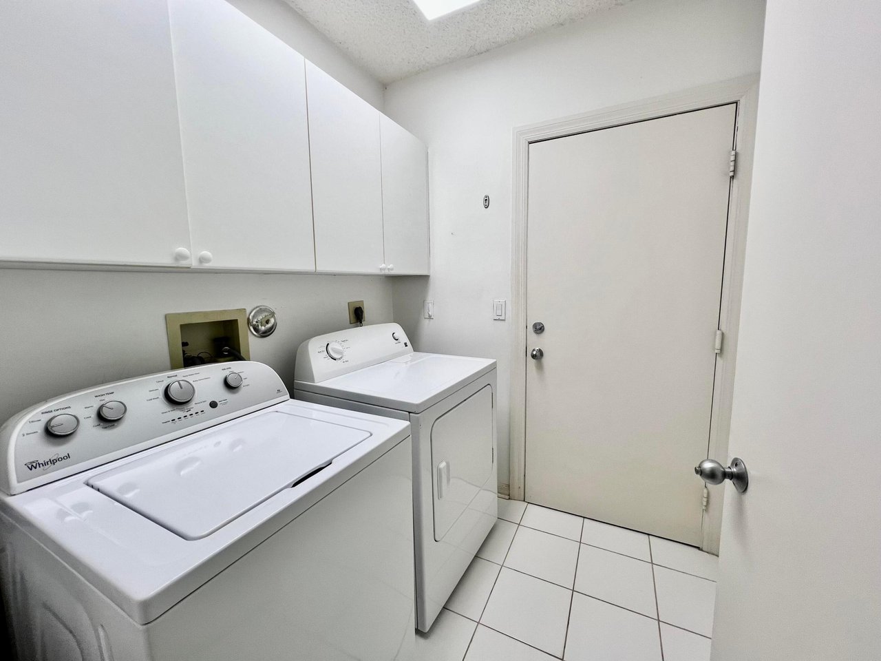 2431 NW 59th St 404