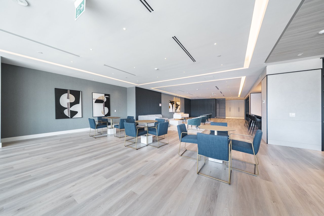 30 Upper Mall Way, A2205