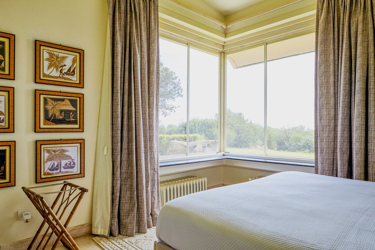 Breathtaking Beachfront Vacation Villa