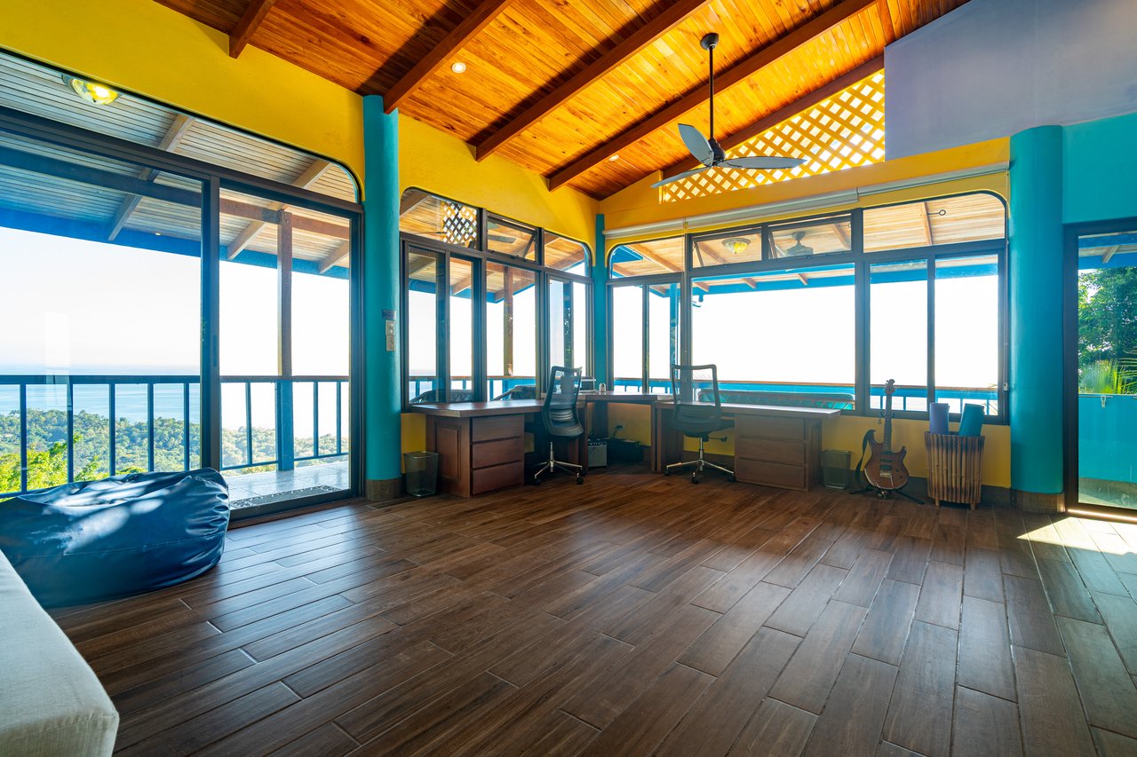 Casa Vista Harmonia, Legendary Ocean Views and Sustainable Living!