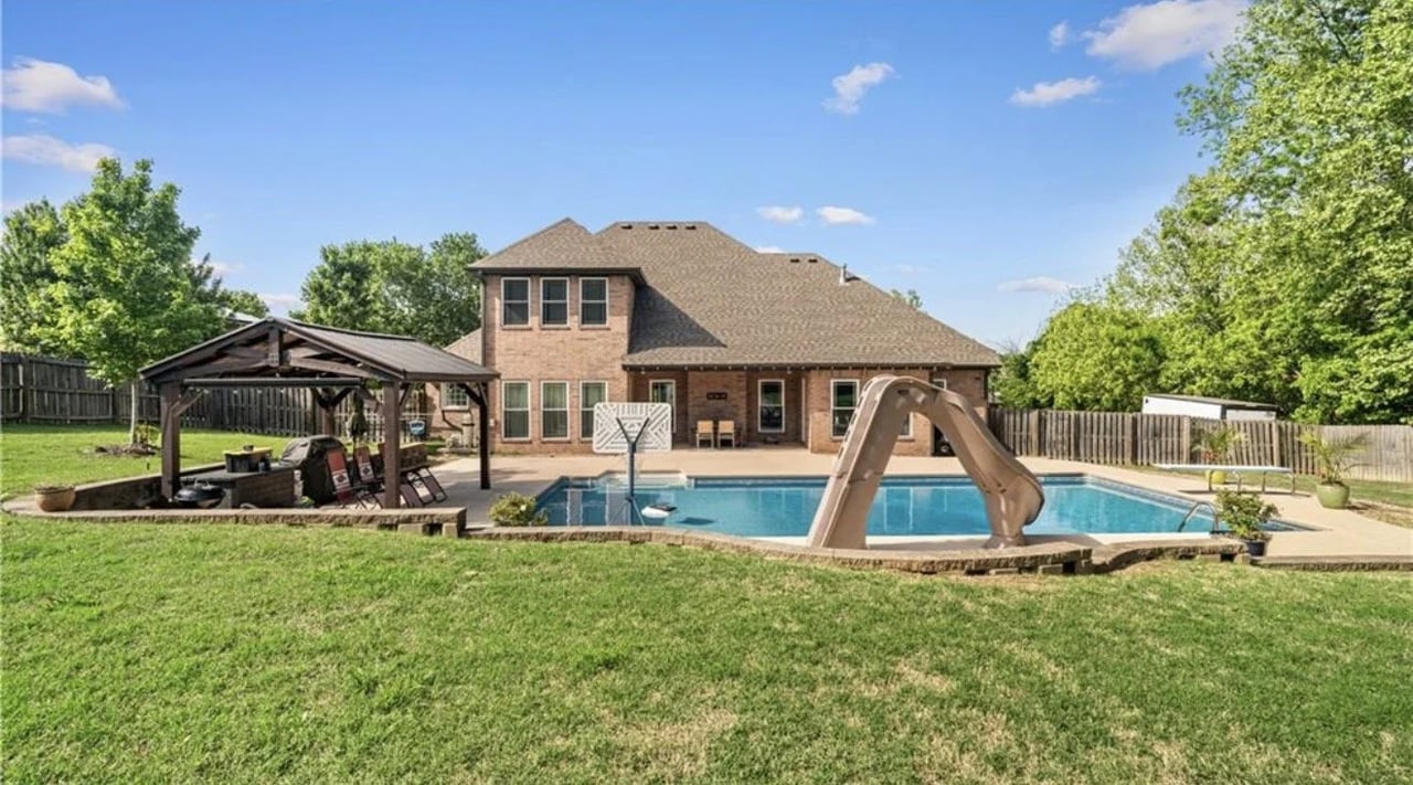 4367 W American Dr