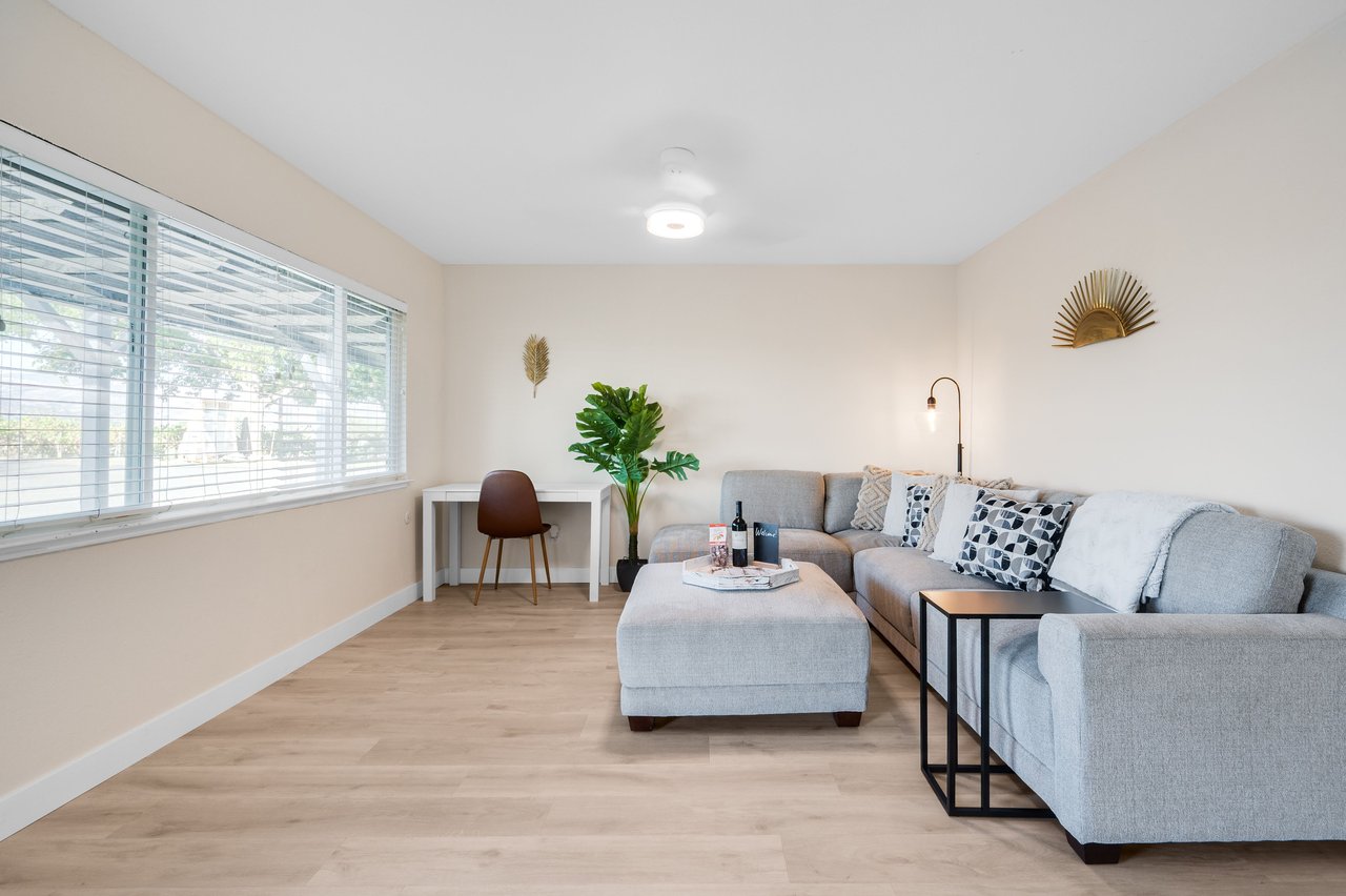725 Lytton Station
