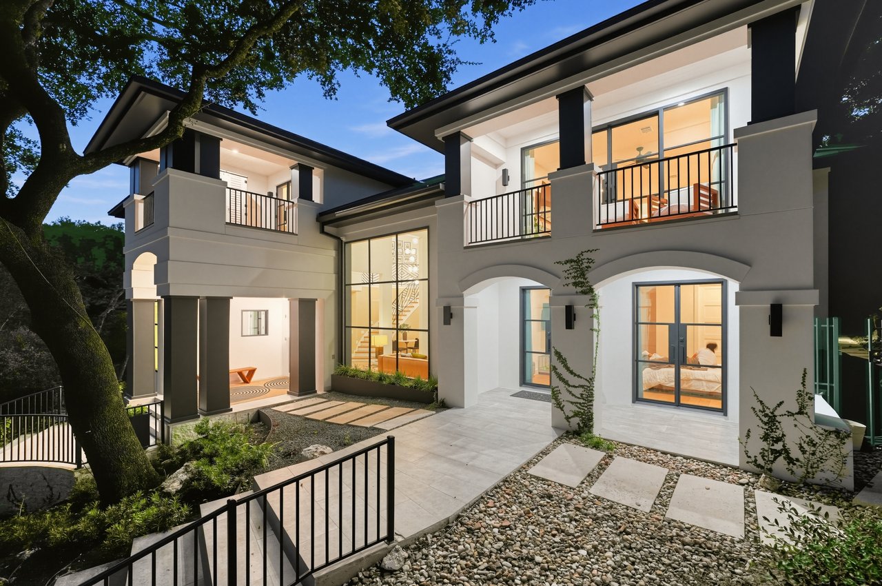 THE CANOPY 3.3 private acres in the heart of West Lake Hills.