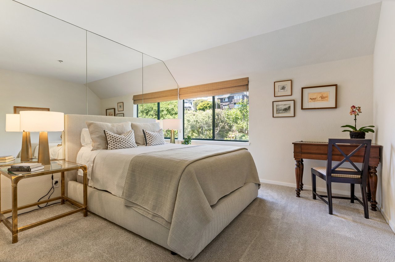 Luxury Condo with Sweeping Bay Views