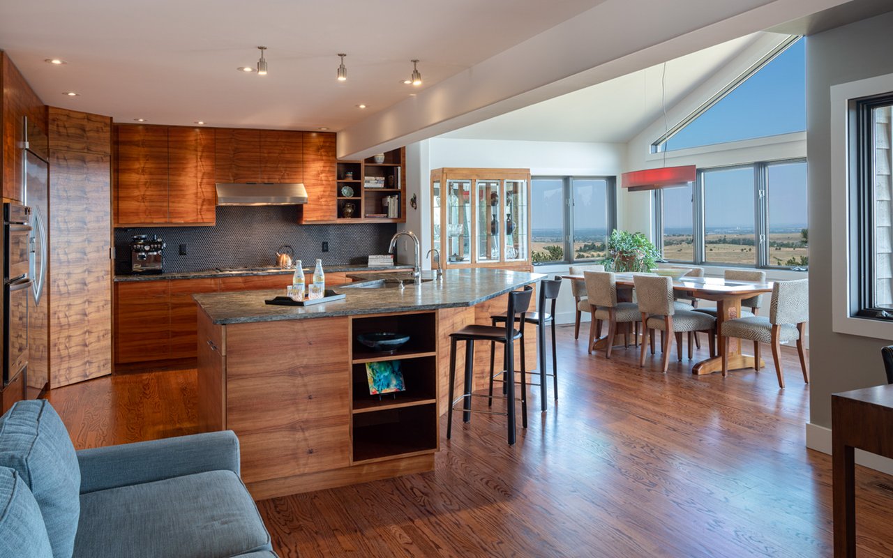 9184 Pine Ridge Lane