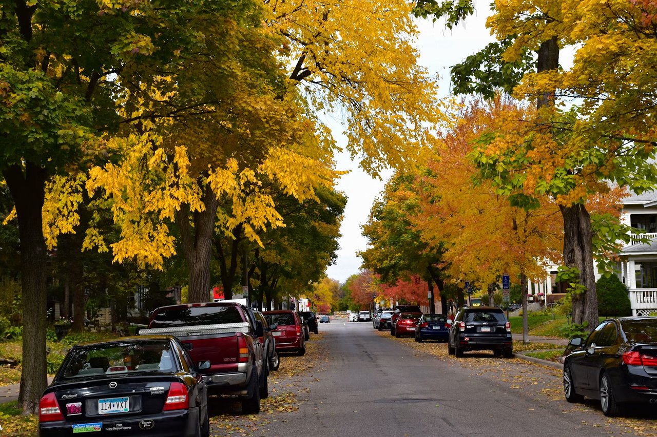 How Seasonal Market Cycles Affect Libertyville Property Prices