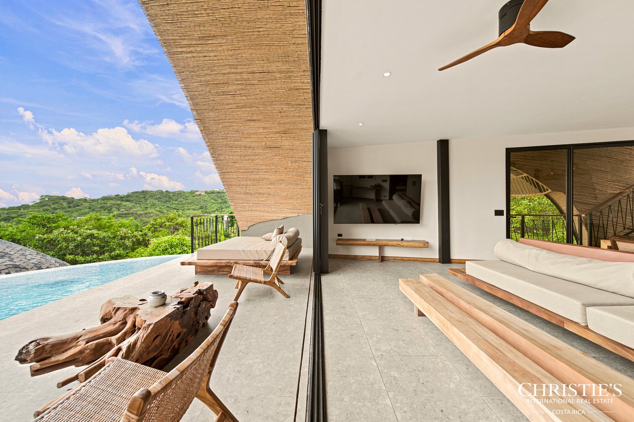 LE CLOS - An Exclusive Three-Residence Estate 