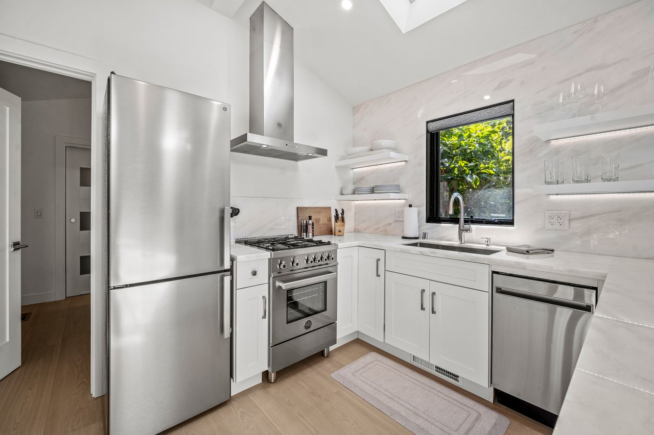The Gosling - Downtown Carmel Getaway
